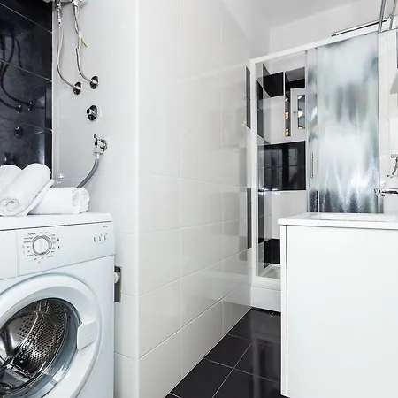 Fifi W. Parking In Old Town Apartamento Zadar