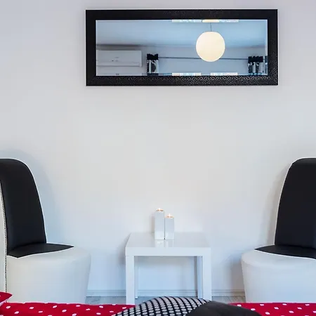 Fifi W. Parking In Old Town Appartamento