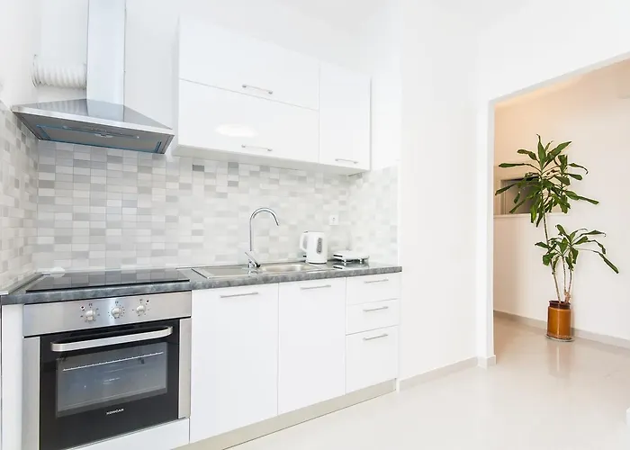 Fifi W. Parking In Old Town Apartman Zadar